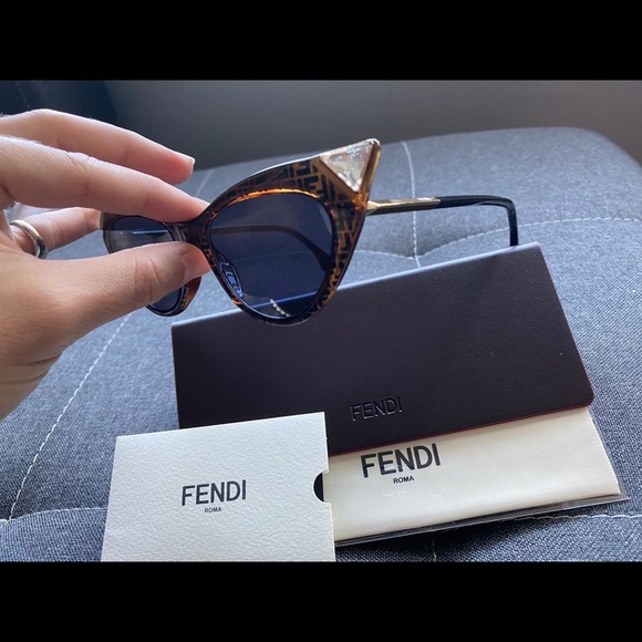 Fendi sunglasses main image 8